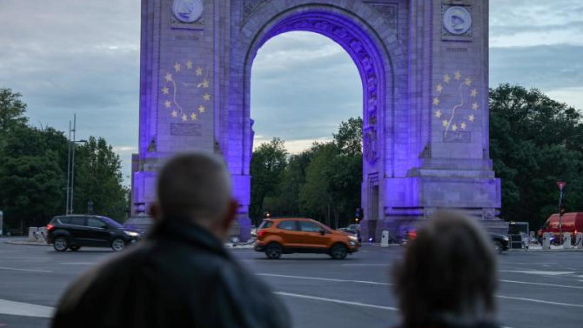 arcul-de-triumf_10221200