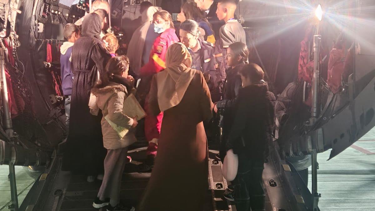 sase-copii-palestinieni-din-fasia-gaza--adusi-in-romania-pentru-continuarea-ingrijirilor-medicale_92375200