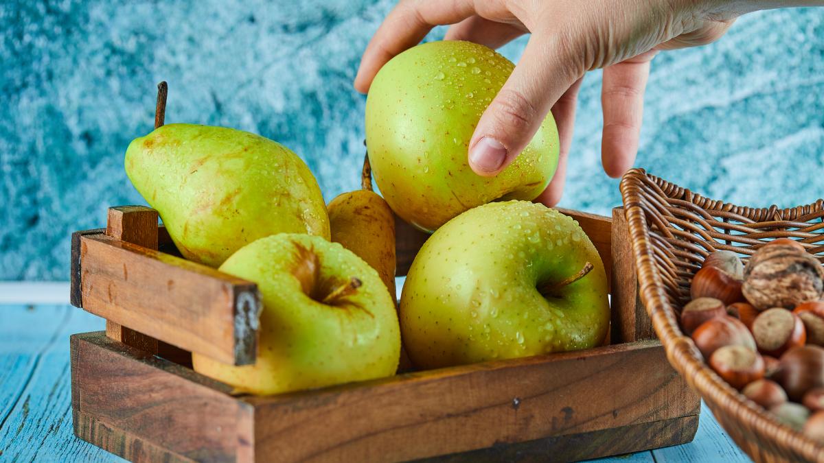 apples-pear-mere-pere_68274900