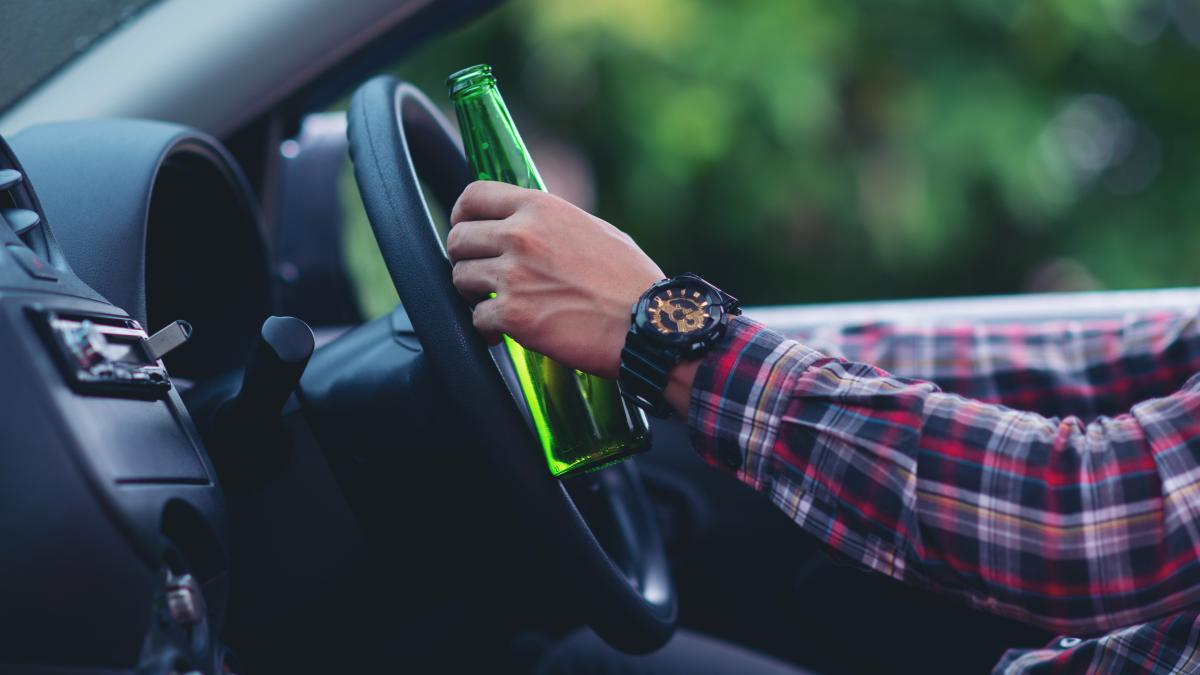 cifre-alarmante-privind-consumul-de-alcool-si-sofatul-circa-20prc--dintre-soferi-recunosc-ca-s-au-urcat-la-volan-dupa-ce-au-consumat-alcool_16505800