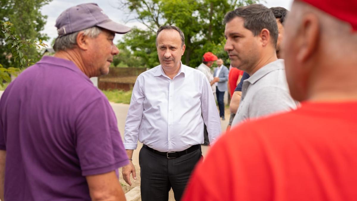 adrian-caciu_00708900