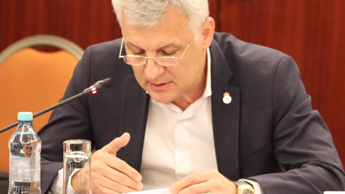 daniel-zamfir_43680600