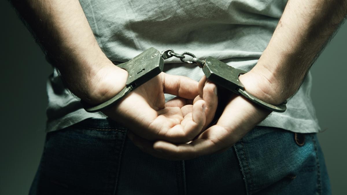 tanar-retinut-pentru-agresiune-sexuala-si-exhibitionism--fapte-comise-in-bucuresti_24433400