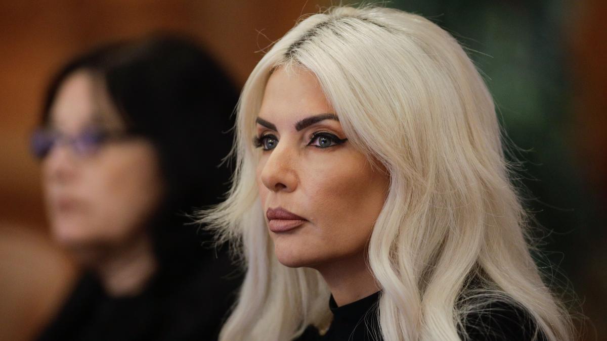 laura-vicol_inquam_photos_george_calin_36844200