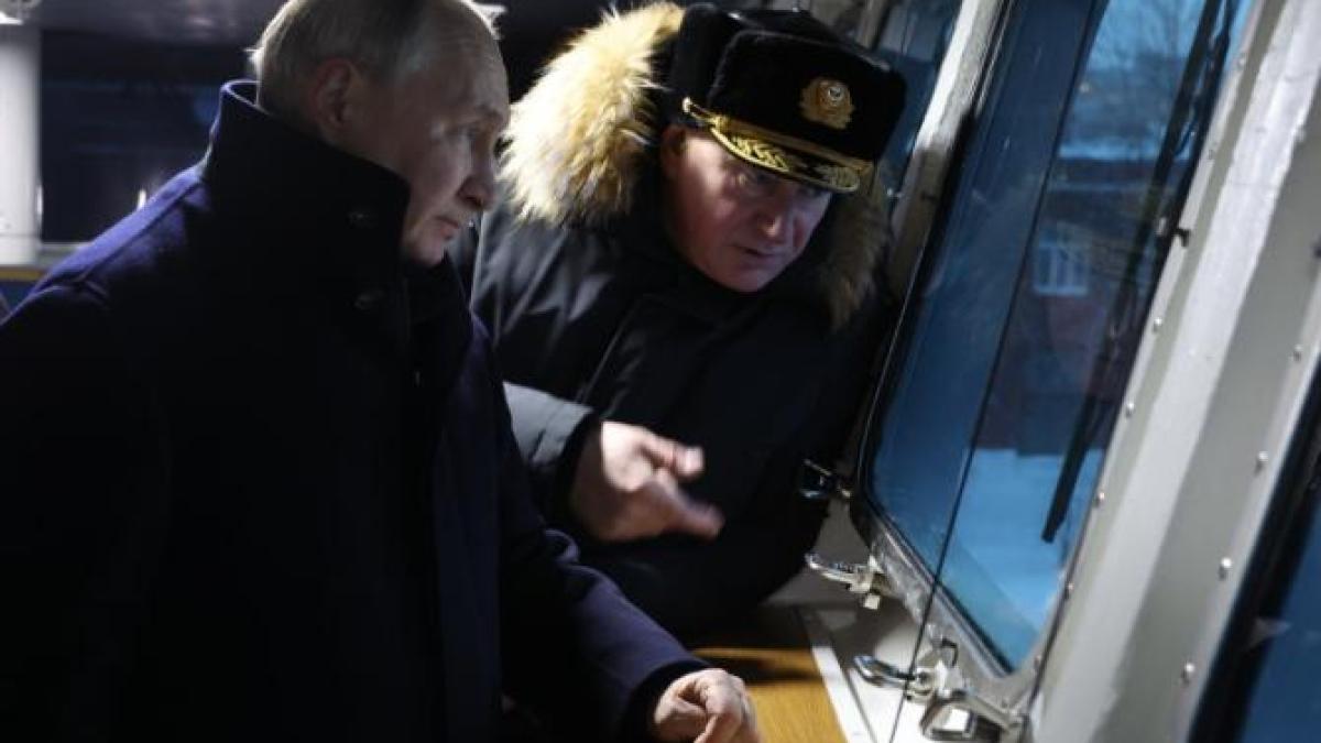 vladimir-putin-a-inaugurat-doua-noi-submarine-nucleare-munca-vizand-cresterea-puterii-maritime-a-rusiei-va-continua-fara-nicio-indoiala_15943200