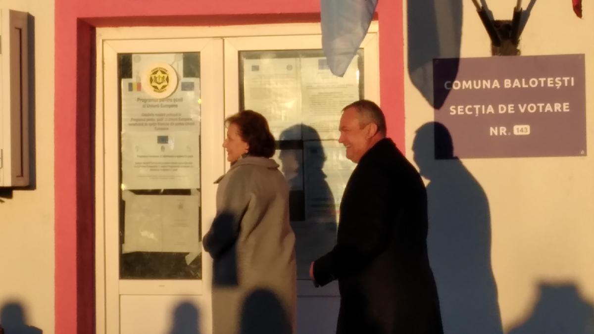 ciuca-alaturi-de-sotie-vot-3_21184000