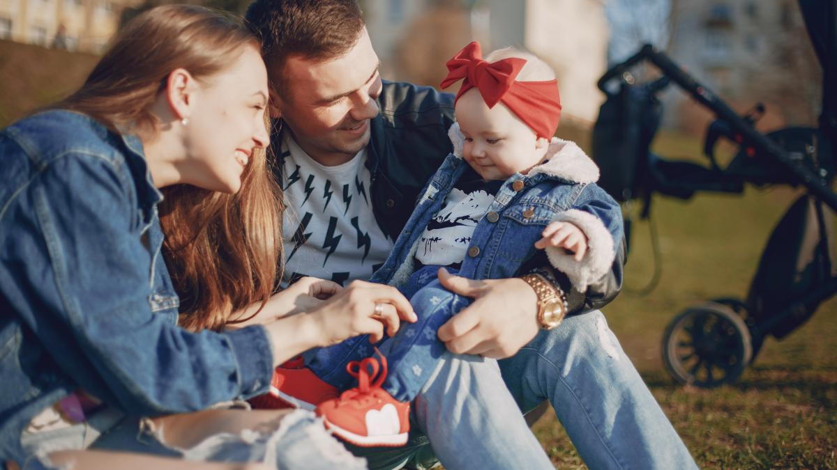 prc-e2prc-80prc-9ddespre-copii-si-parinti---infinitele-eroriprc-e2prc-80prc-9d--o-prelegere-sustinuta-de-scriitorul-cornel-constantin-ciomazga_28311800