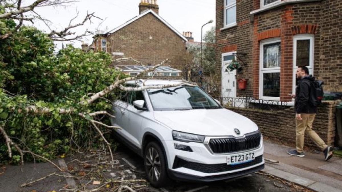 furtuna-bert-face-ravagii-in-tara-galilor-si-anglia-rafale-de-vant-de-110-kmora_40414700