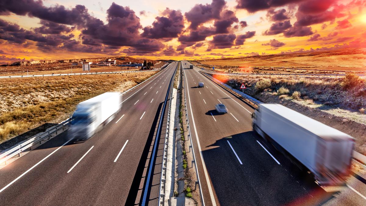 trucks-highway_88371800