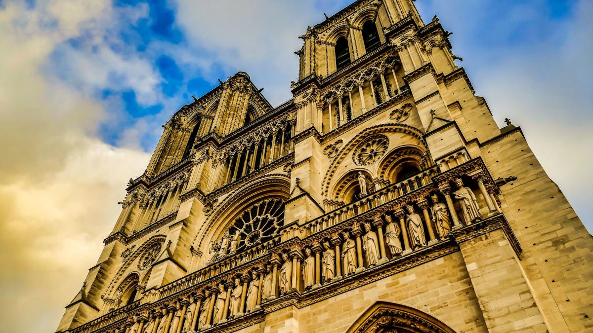 notre-dame_24045100
