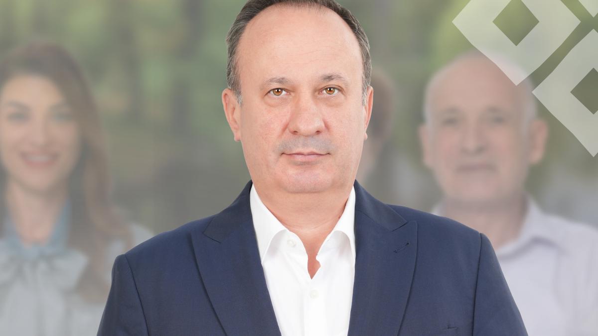 d01-adrian-caciu-social-media_09723700