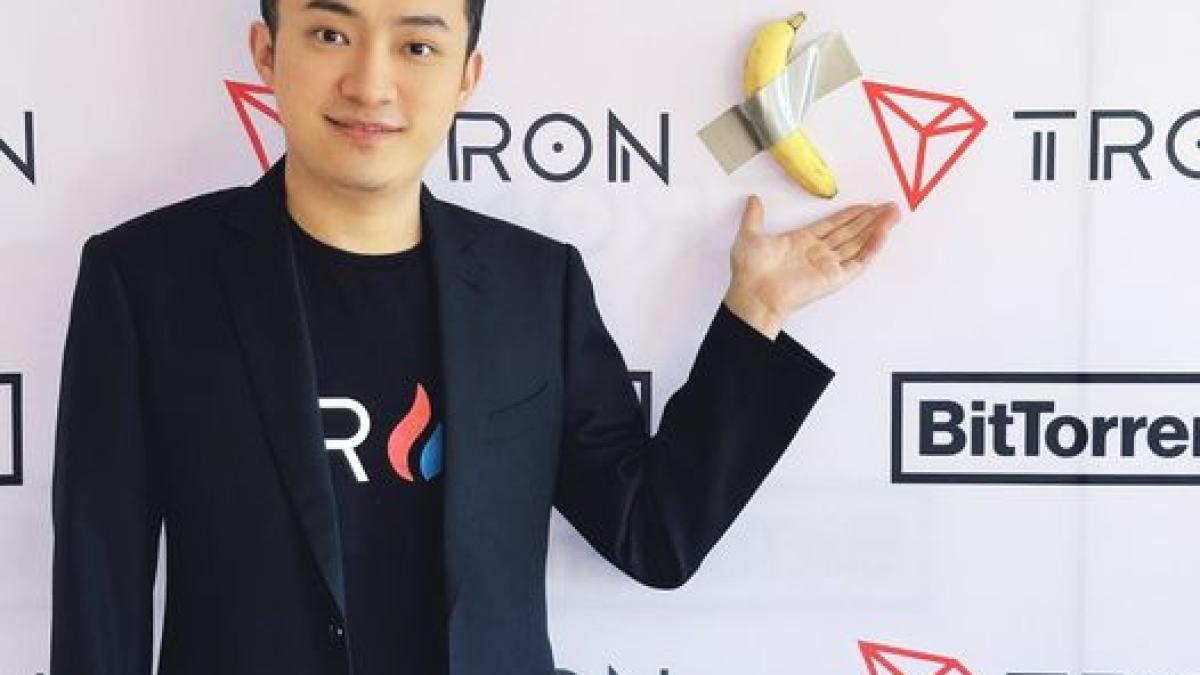 antreprenorul-crypto-a-mancat-banana-opera-de-arta-pe-care-a-cumparat-o-cu-6-2-milioane-de-dolari_40227000