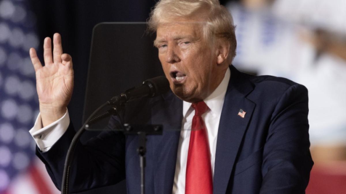 donald-trump-regina-elisabeta_76518000