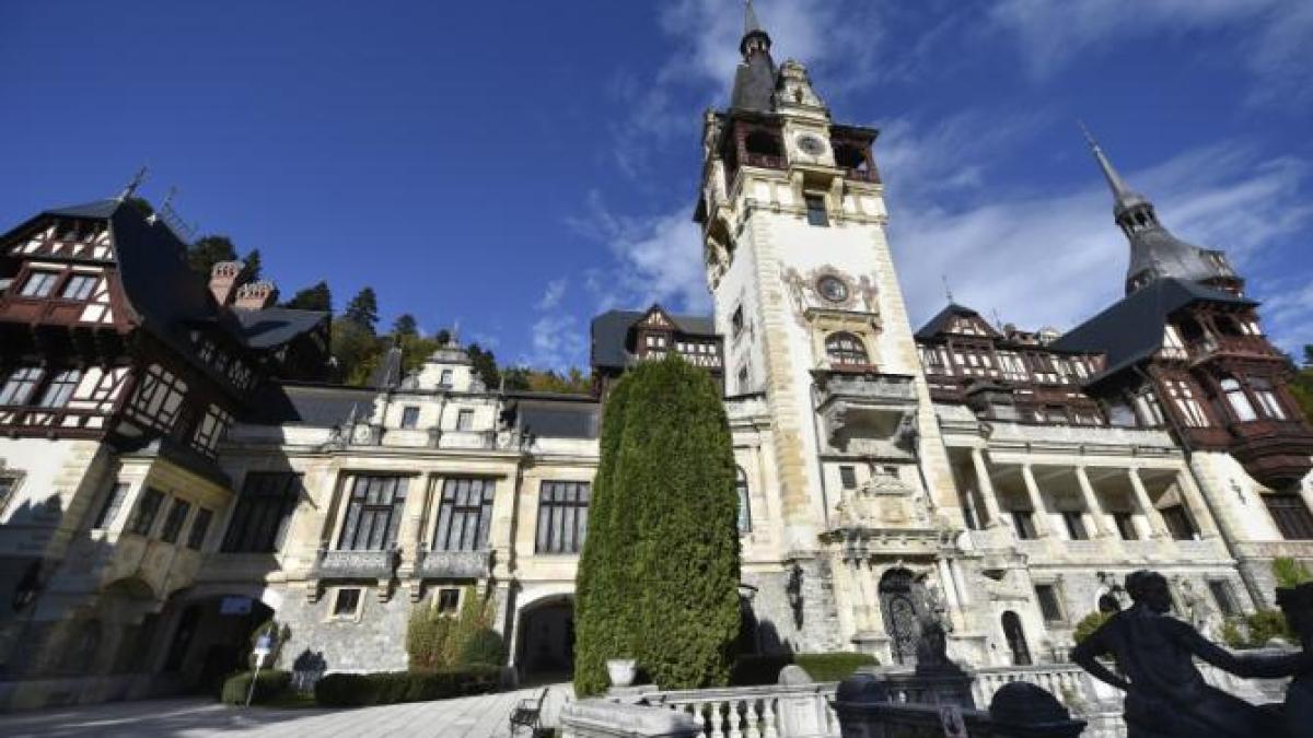 avarie-la-reteaua-de-apa-a-castelului-peles-stare-de-degradare-avansata-si-colaps-generalizat---vizitarea--limitata-doar-la-parter_22018200