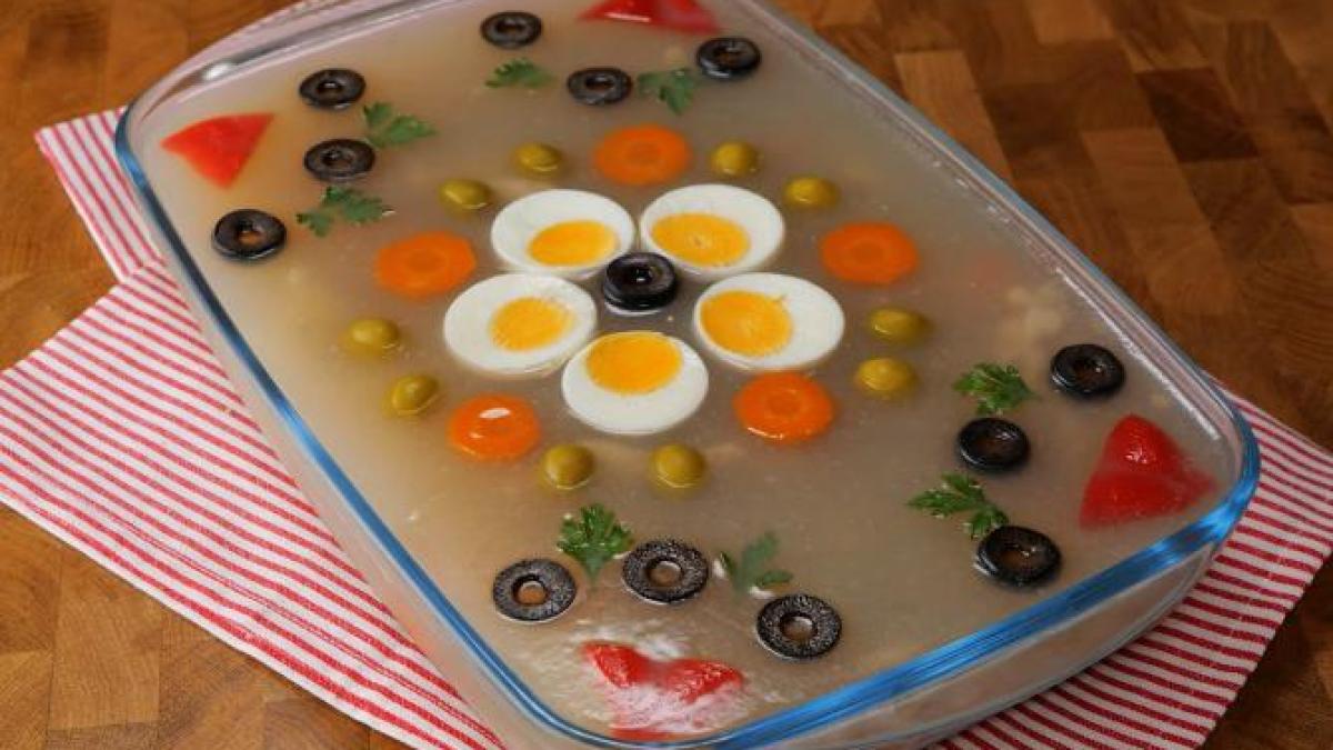 piftie-de-porc-moldoveneasca--reteta-pentru-masa-de-revelion_75415000