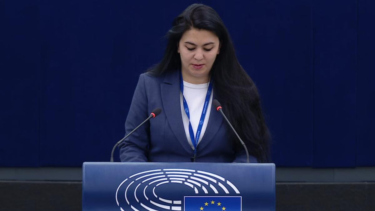 georgiana-teodorescu-in-pe_22449500