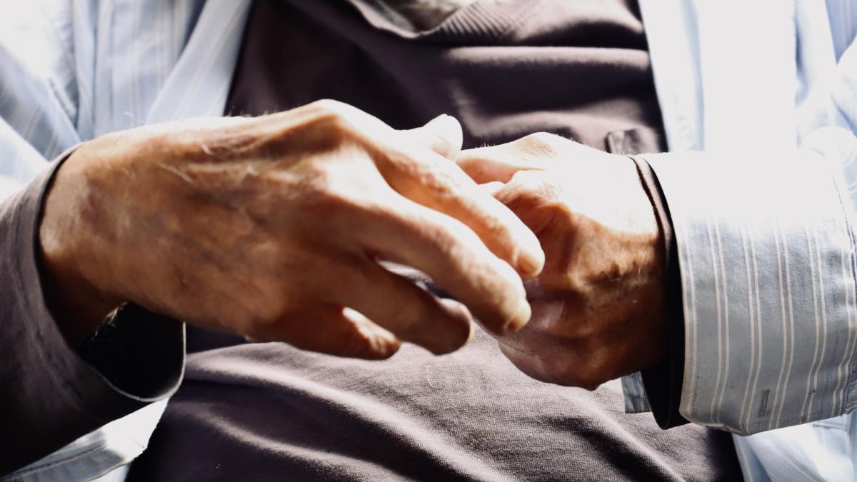 metoda-accidentul-inca-face-victime--doi-batrani-pacaliti-au-ramas-fara-20-000-de-lei--1-000-de-euro-si-30-de-grame-de-aur-2_39982300