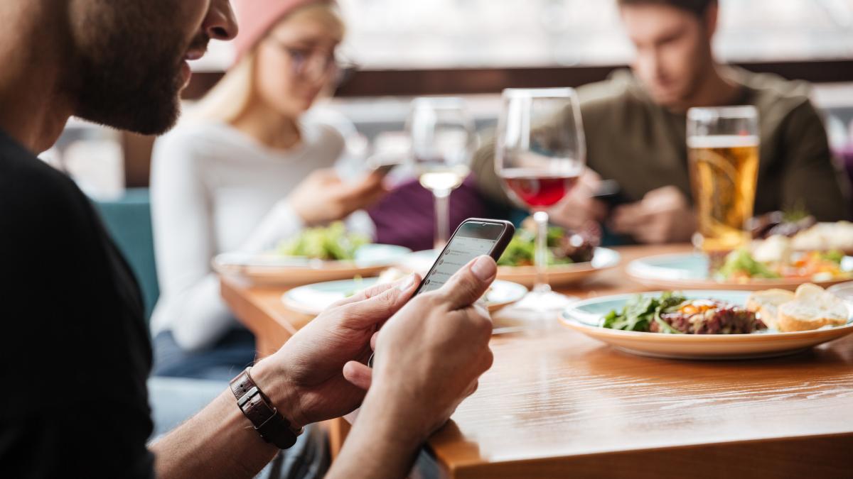 masa-telefoane_04042900