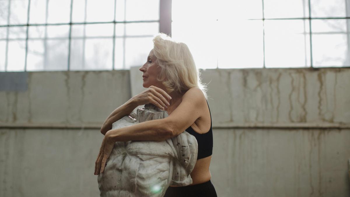 femeie-riduri-pexels-cottonbro-3778225_32879500