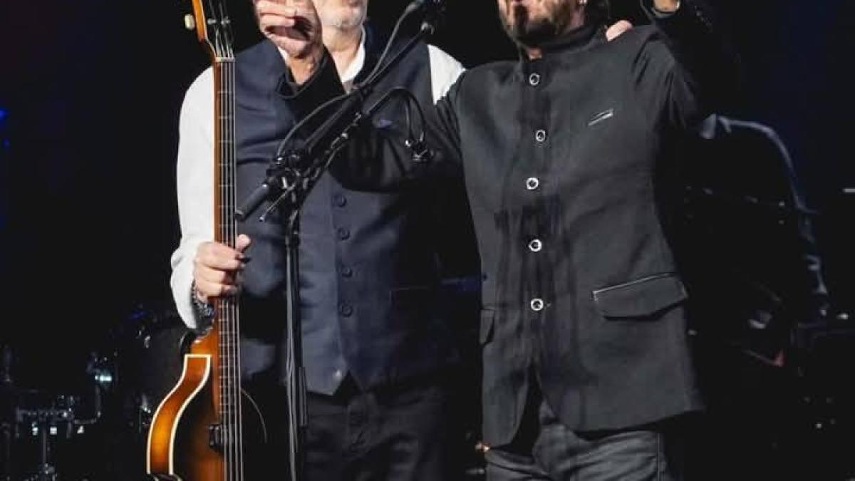 ringo-starr-a-urcat-pe-scena-alaturi-de-paul-mccartney-la-un-concert-spectaculos-pe-o2-arena-din-londra-video_88824800