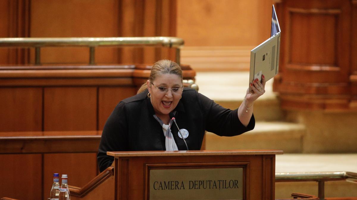 diana-sosoaca_inquam_photos_george_calin_21773400