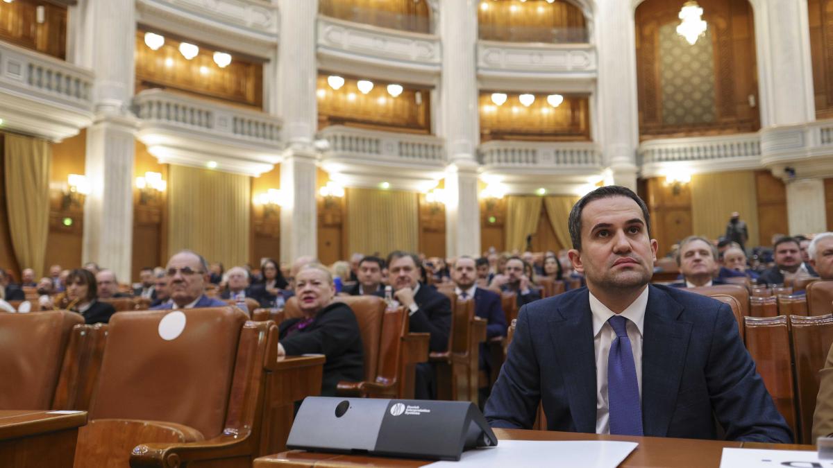 ilie-bolojan-si-ciprian-serban-sunt-noii-presedinti-ai-senatului-si-camerei-deputatilor_72878600