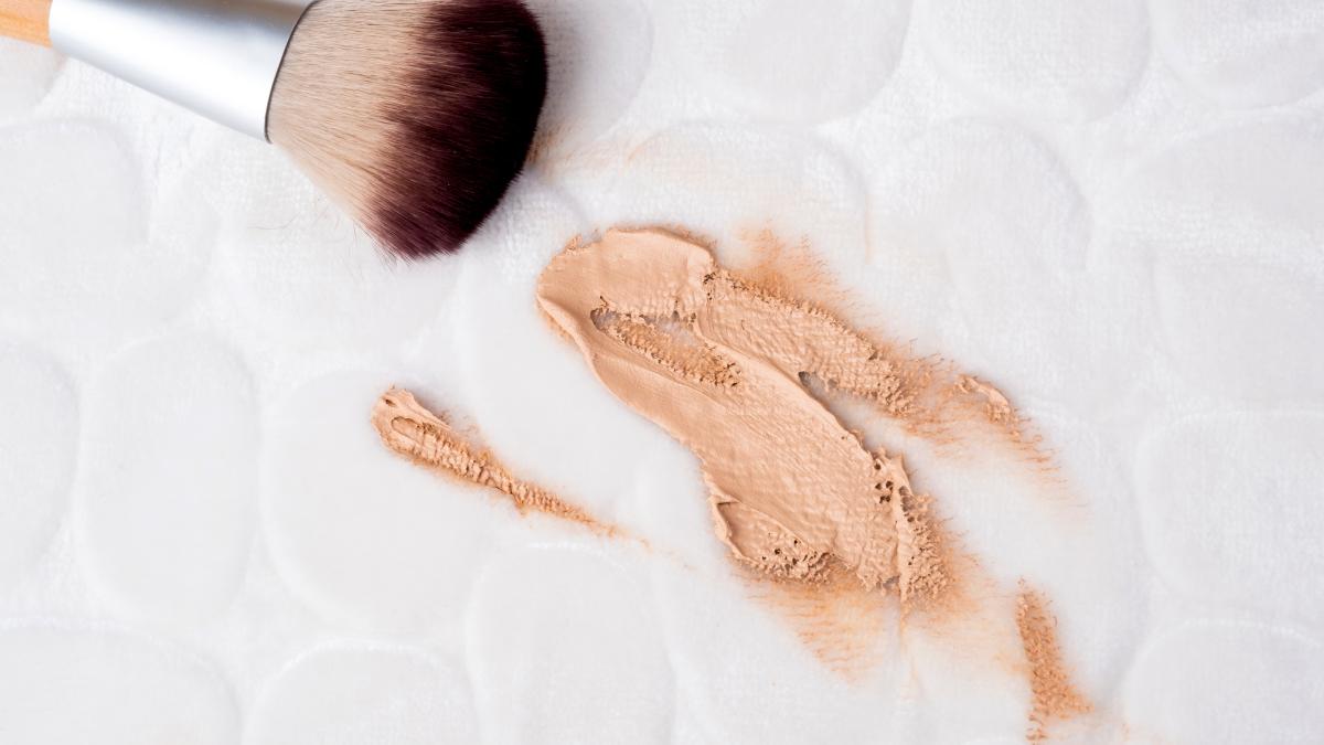 foundation-stains-fond-de-ten_87515000