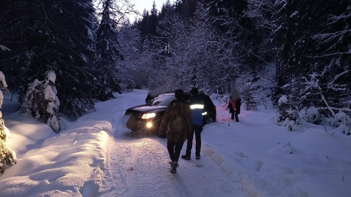 jandarmi_masina_blocat_predeal_1_09869200