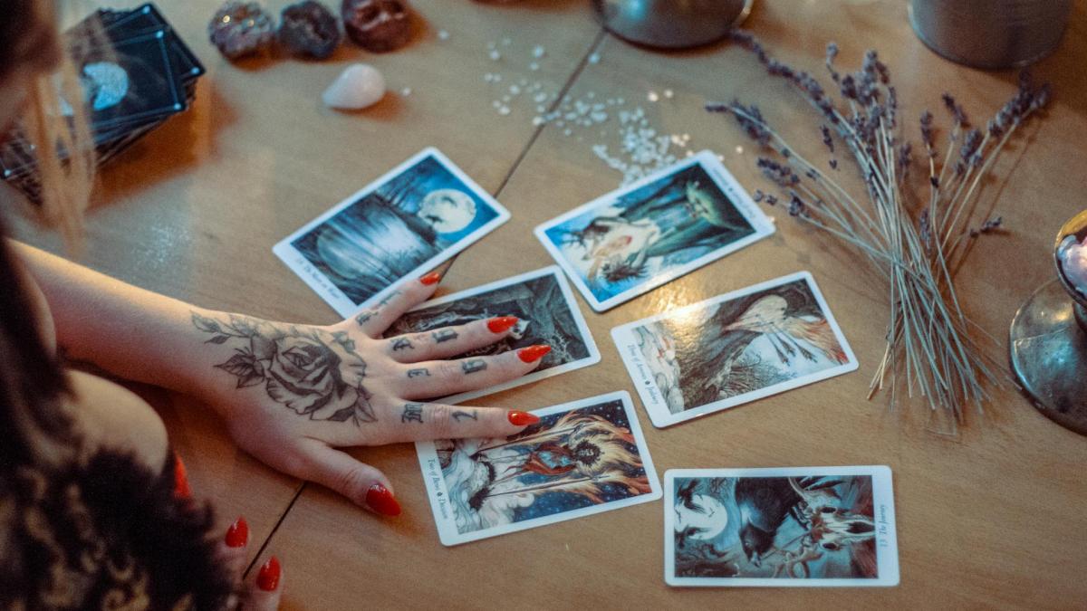 tarot-pexels_07586700