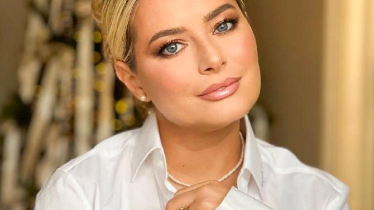 laura-cosoi_06919700