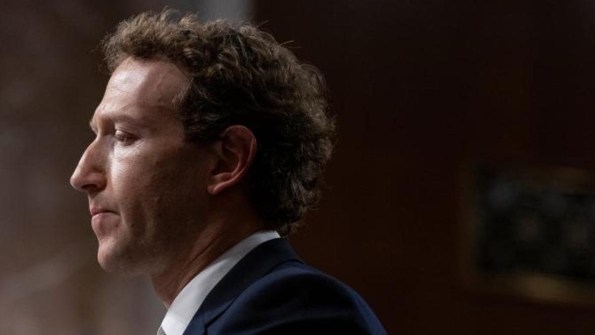 mark-zuckerberg-02-01t003625z_1427008755_mt1usatoday22415240_rtrmadp_3_ceo-and-founder-of-meta-mark-zuckerberg-listens-to_37498600