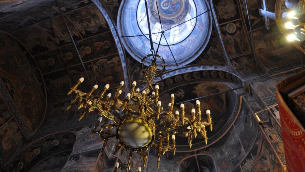 ani-intregi-a-existat-o-frica-fata-de-biserica--bulai-prc-e2prc-80prc-9eradeam-de-iliescu-cand-se-inchina-pe-dos--nici-el-nu-avea-curajul-sa-spuna-ca-e-ateistprc-e2prc-80prc-9d_59629000