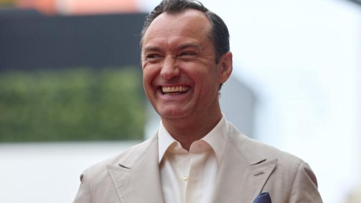 jude--law--in-rolul-lui-putin--prc-e2prc-80prc-9dvrajitorul-de-la-kremlinprc-e2prc-80prc-9d_47409000