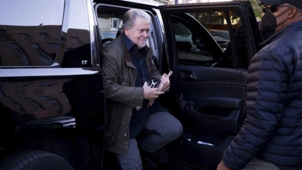 steve_bannon_donald_trump_inchisoare_ager_30672800