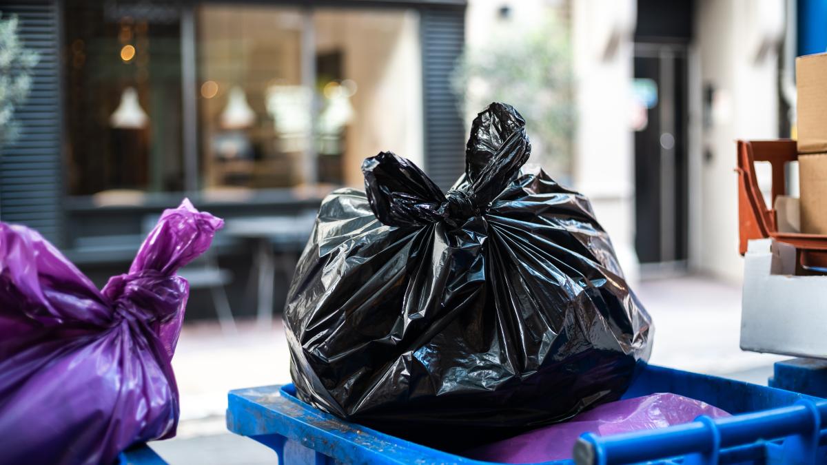 trash-garbage-bin-gunoi_23744600