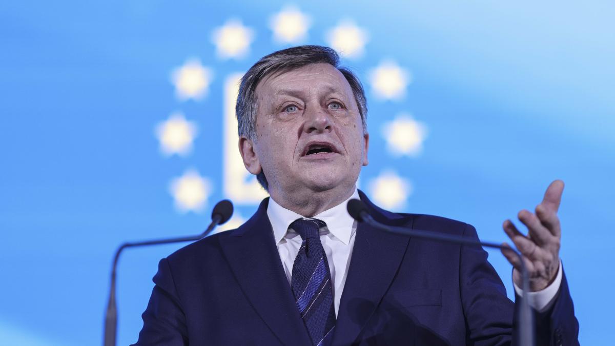 instant_cnp_pnl_antonescu_2_017inquam_photos_octav_ganea_48339100