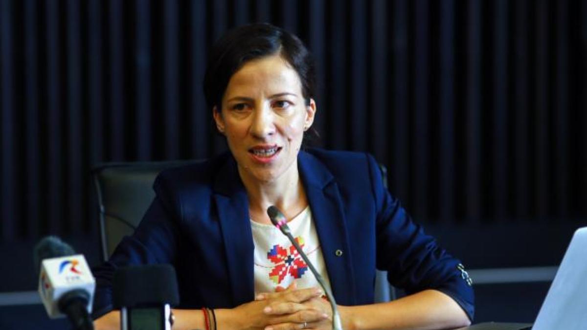 roxana-minzatu-inquam-photos--virgil-simonescu_86136400