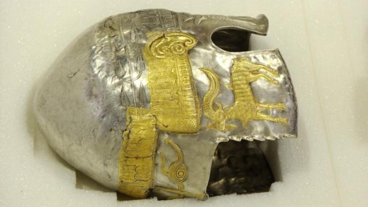 coiful-de-aur-de-la-peretu_78499500