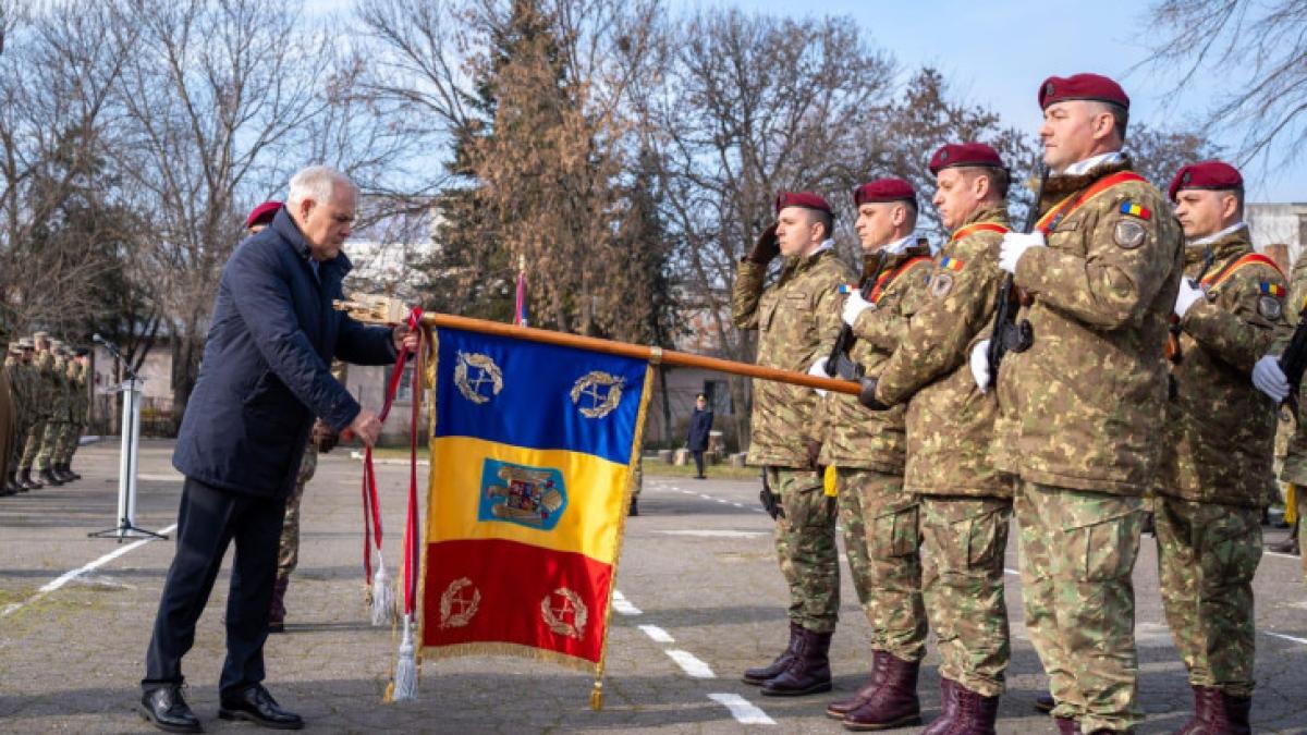 4-drapele-de-lupta-decorate-la-braila-1_50685600