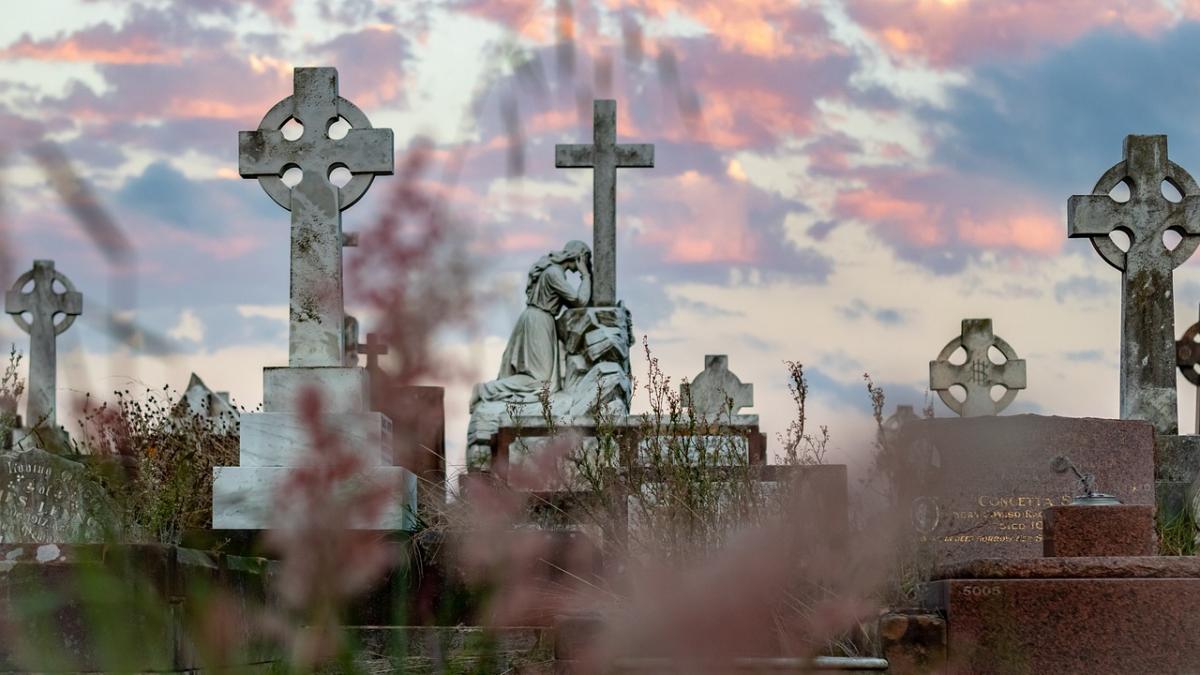 cemetery-4106786_1280_60760400
