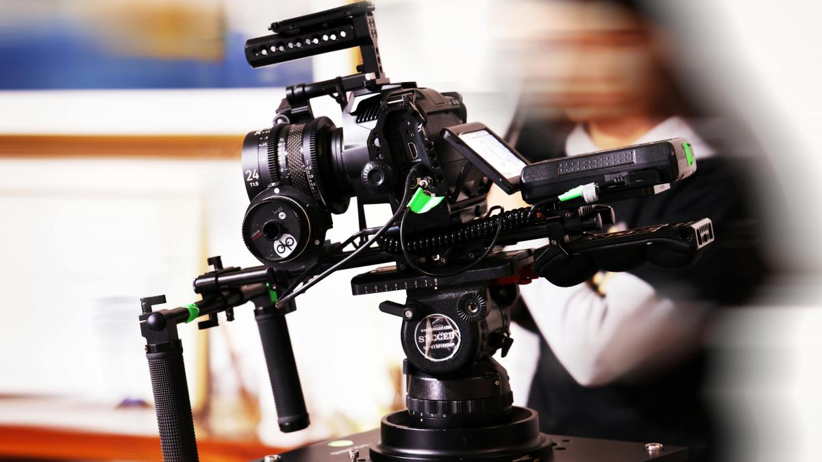 camera-tv-filmare_56159700