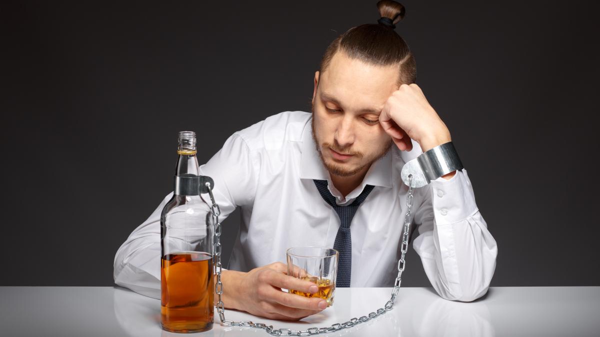 dependenta-alcool_58988900