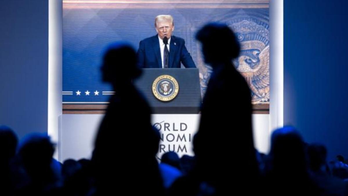 trump-davos-3_35597400