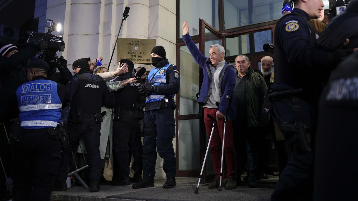 calin-georgescu_99824300