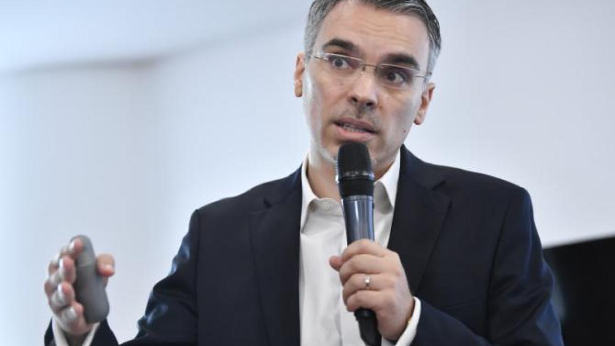 remus-ioan-stefureac_39091900