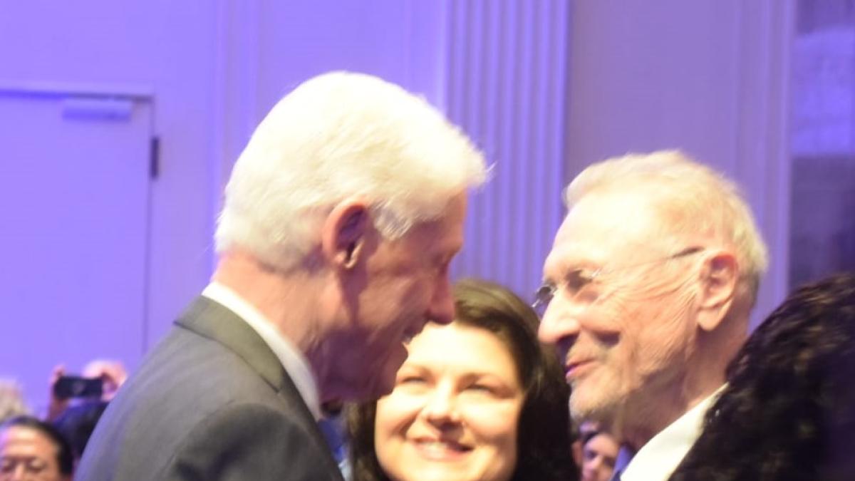 bill-clinton-emil-constantinescu_66912900