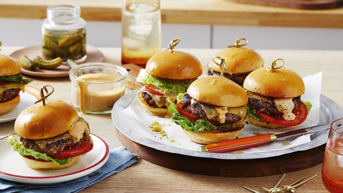 nov-23-pvx-beef-sliders-976x549_71896700