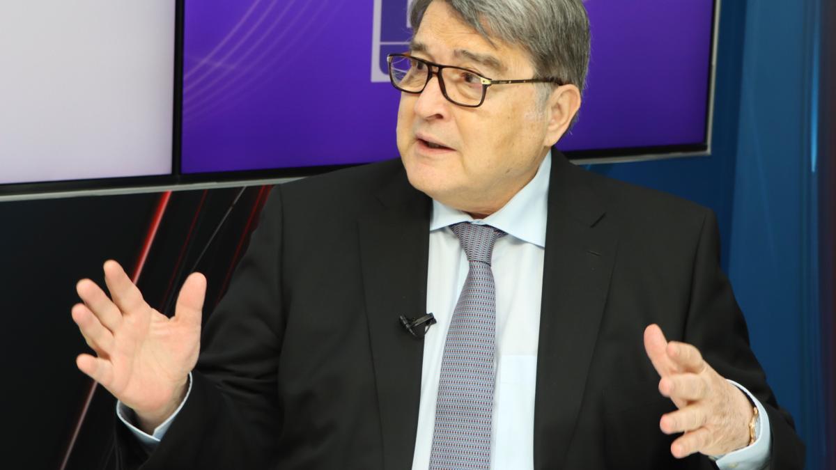 emil-hurezeanu1_79075100