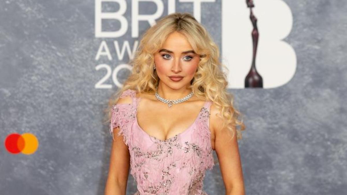 sabrina-carpenter_28125700