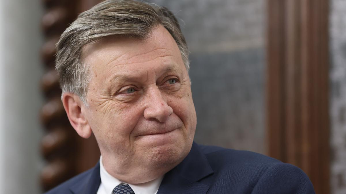 crin-antonescu_73100700